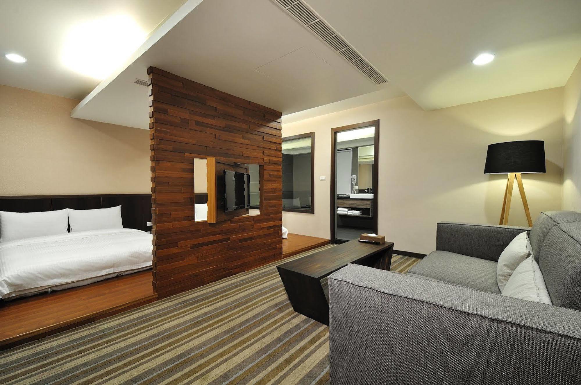 Sun Sweet Hotel Луодонг Екстериор снимка